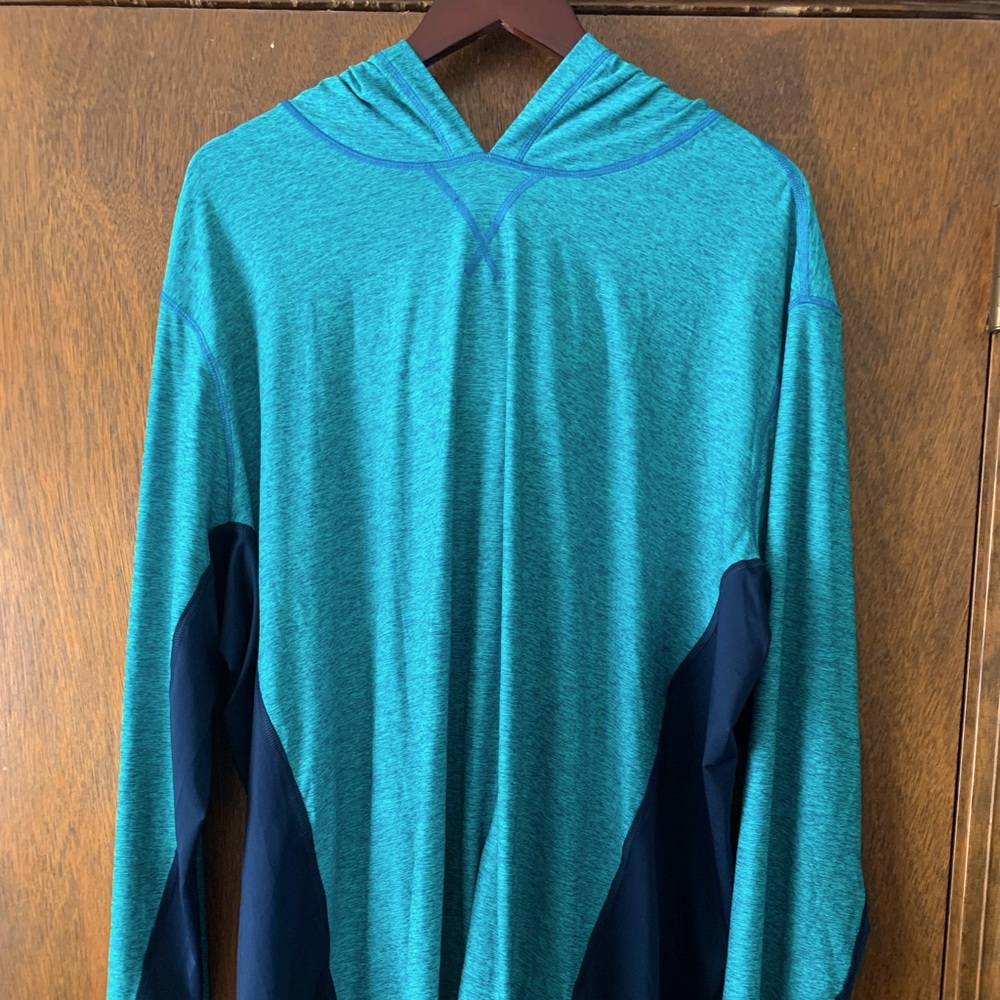 Men’s XXL LANDS END Dri-Fit hoodie.